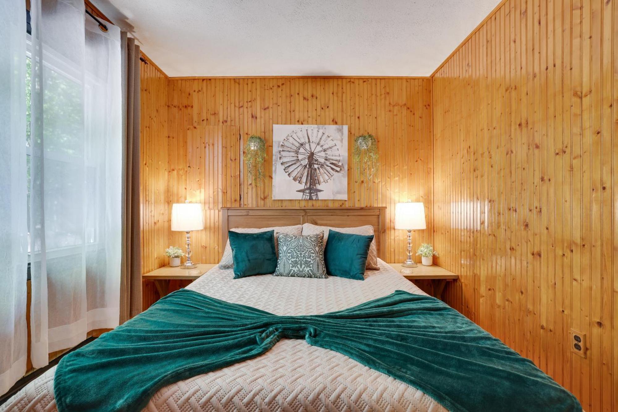 Chalet Renovated Near Casino, Camelback , Kalahari 4Bdrms Firepit Hot Tub Game Room Tobyhanna Extérieur photo