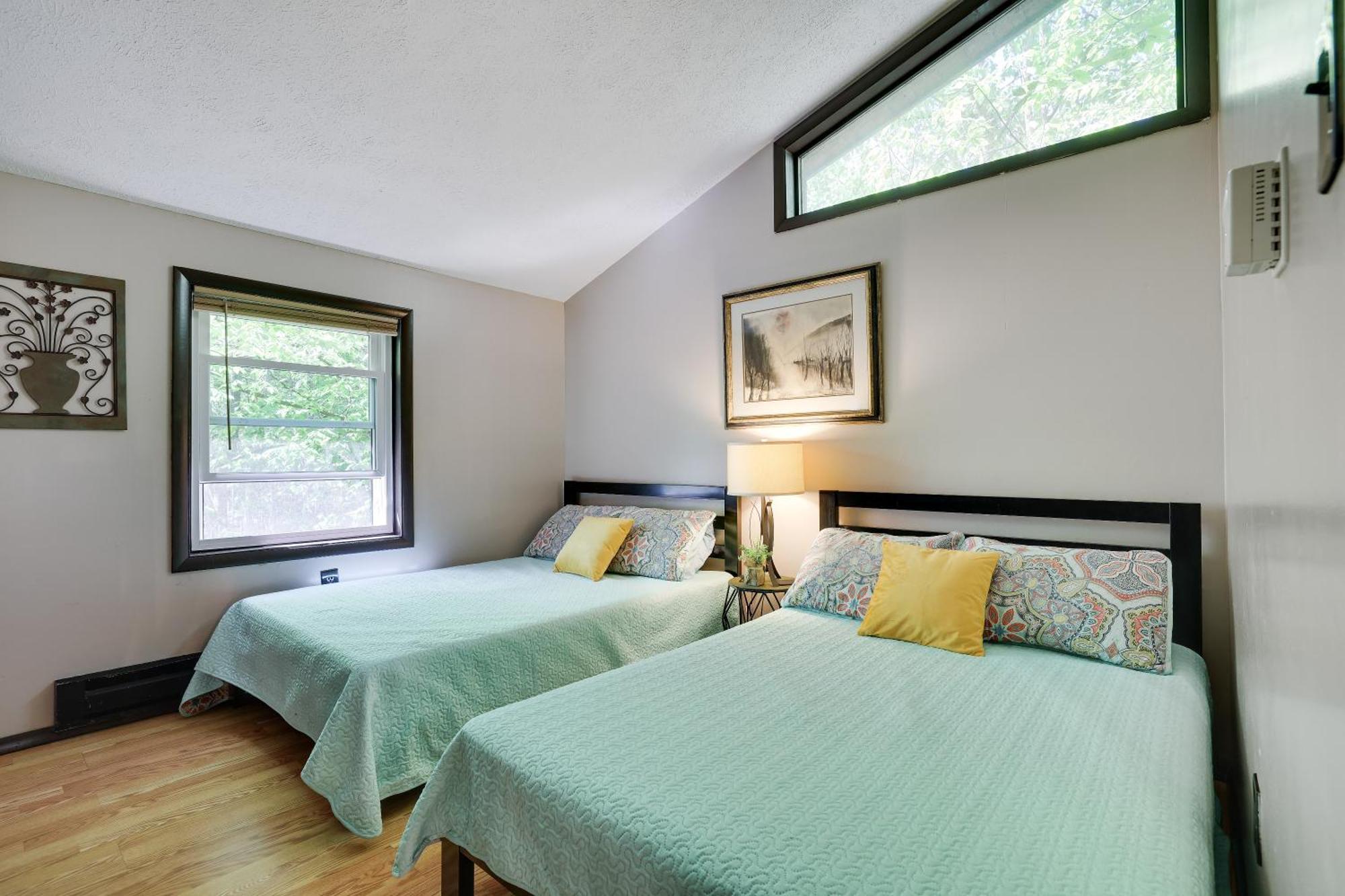 Chalet Renovated Near Casino, Camelback , Kalahari 4Bdrms Firepit Hot Tub Game Room Tobyhanna Extérieur photo