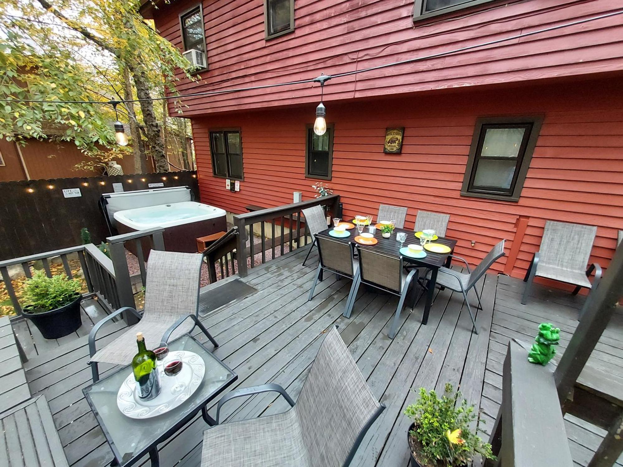 Chalet Renovated Near Casino, Camelback , Kalahari 4Bdrms Firepit Hot Tub Game Room Tobyhanna Extérieur photo